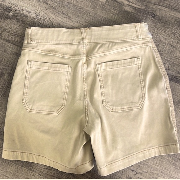 nwt SPANX 6” Twill Short in Almond Stretch Cargo Short Cream Tan 20358R Size XS - Picture 9 of 13